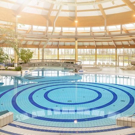 Strandnah Mit Balkon, Gratis Nutzung Vom Ahoi Erlebnisbad Und Sauna In Sellin - Strandhaus Moenchgut Fewo13 Lobbe Exterior foto