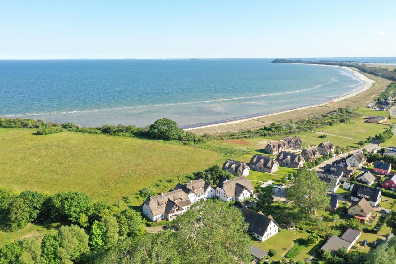 Strandnah Mit Balkon, Gratis Nutzung Vom Ahoi Erlebnisbad Und Sauna In Sellin - Strandhaus Moenchgut Fewo13 Lobbe Exterior foto