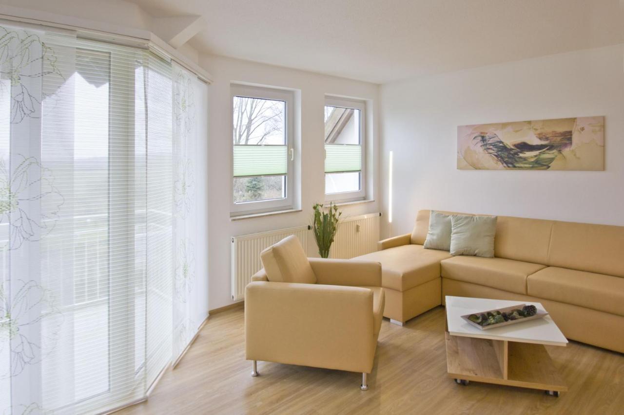 Strandnah Mit Balkon, Gratis Nutzung Vom Ahoi Erlebnisbad Und Sauna In Sellin - Strandhaus Moenchgut Fewo13 Lobbe Exterior foto