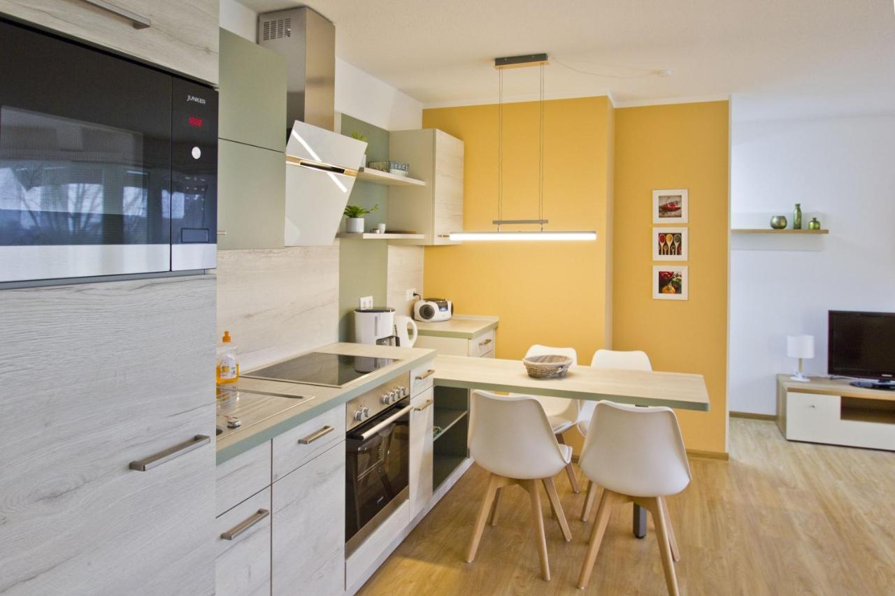Strandnah Mit Balkon, Gratis Nutzung Vom Ahoi Erlebnisbad Und Sauna In Sellin - Strandhaus Moenchgut Fewo13 Lobbe Exterior foto