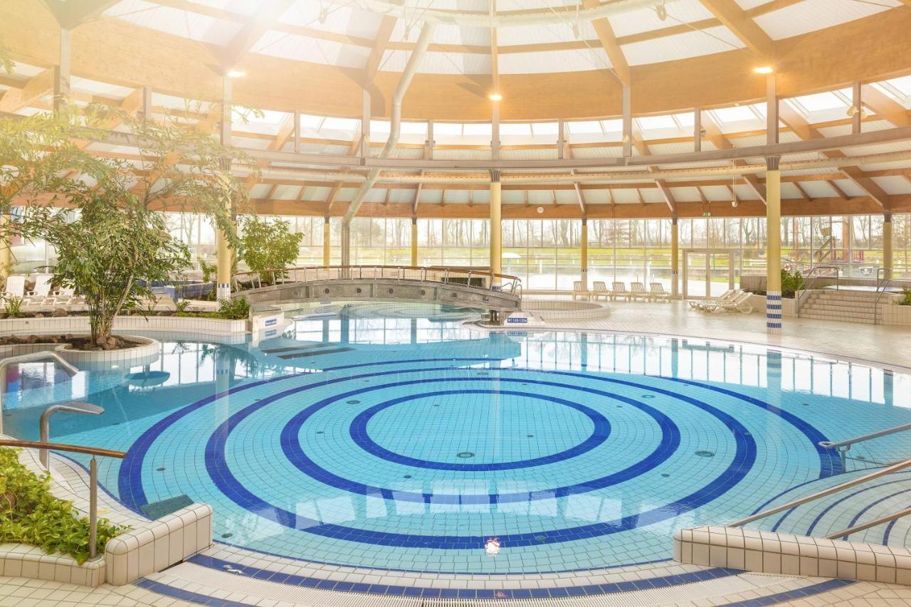Strandnah Mit Balkon, Gratis Nutzung Vom Ahoi Erlebnisbad Und Sauna In Sellin - Strandhaus Moenchgut Fewo13 Lobbe Exterior foto