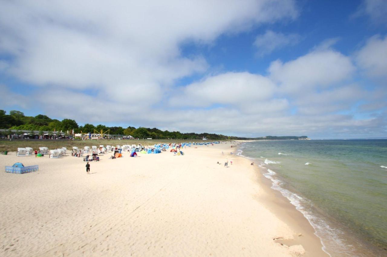 Strandnah Mit Balkon, Gratis Nutzung Vom Ahoi Erlebnisbad Und Sauna In Sellin - Strandhaus Moenchgut Fewo13 Lobbe Exterior foto